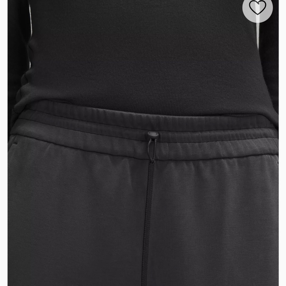 Lululemon women’s soft stream Sweatpant size 6 - Picture 3 of 8